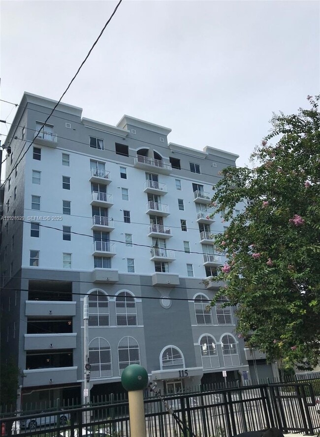 Photo - 115 SW 11th St Unit 802