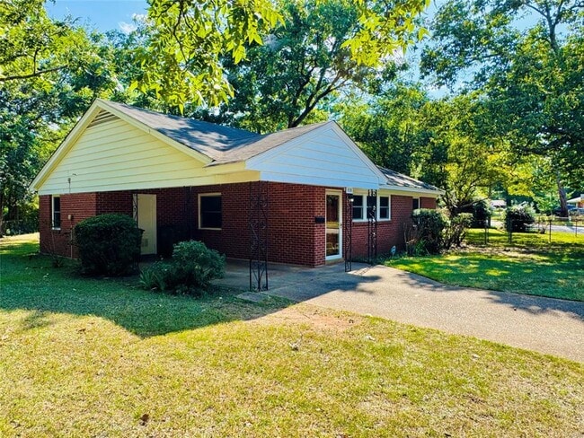 Photo - 929 Parkwood Dr