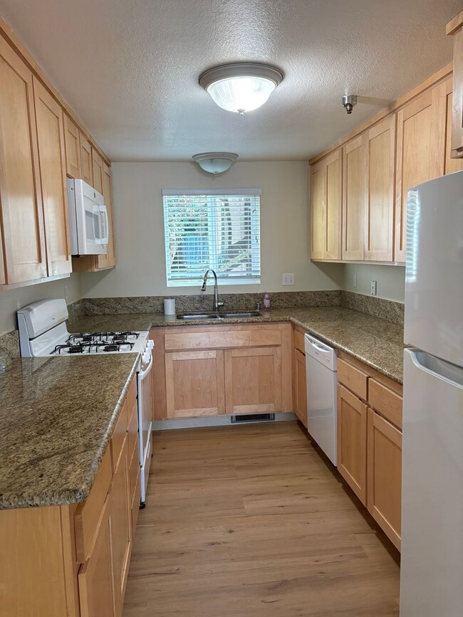 Photo - Great West Petaluma 2/1.5 Home - 422B Upham Street