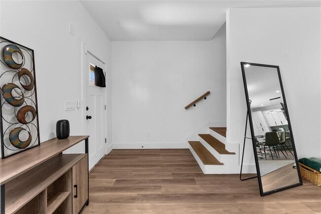 Photo - 598 Formwalt St SW