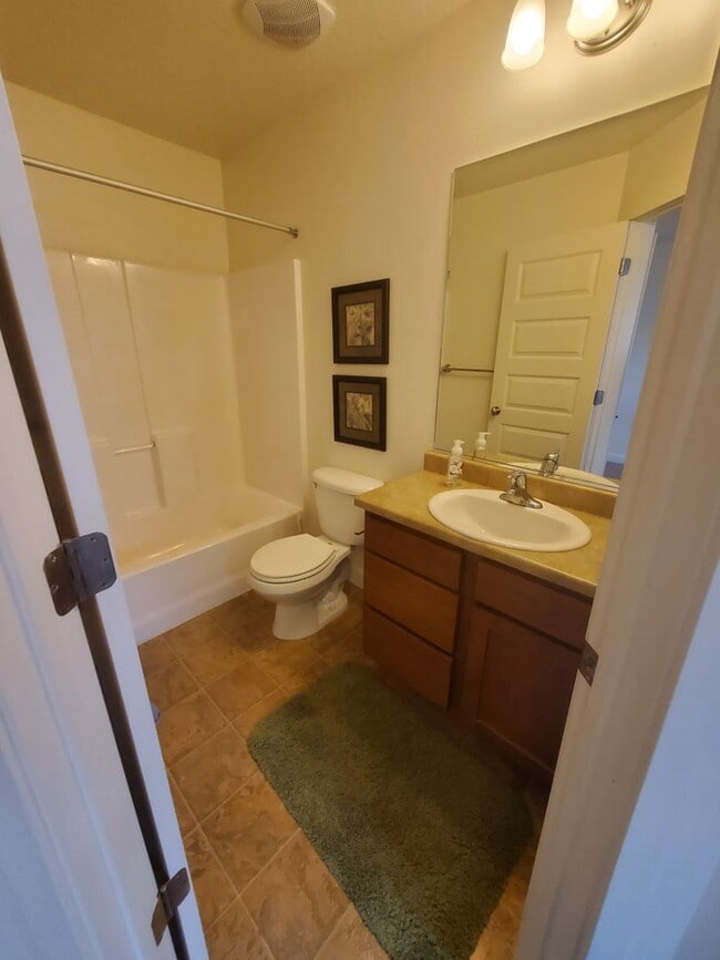 Photo - Huge 2 Bedroom Townhome for Rent at The District!