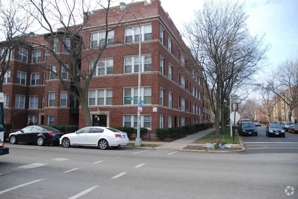 Building Photo - 6834 N Ashland Ave Unit 1 Rental