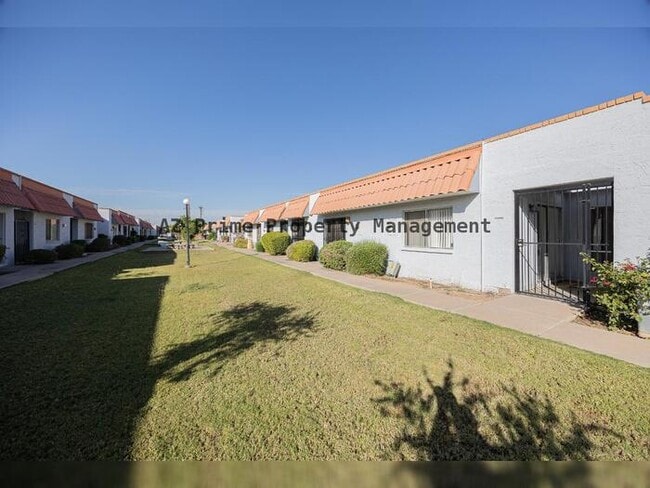 Building Photo - 6822 N 35th Ave