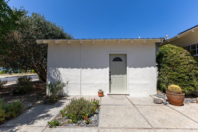 Building Photo - 7246 Hatillo Ave Unit Main Rental
