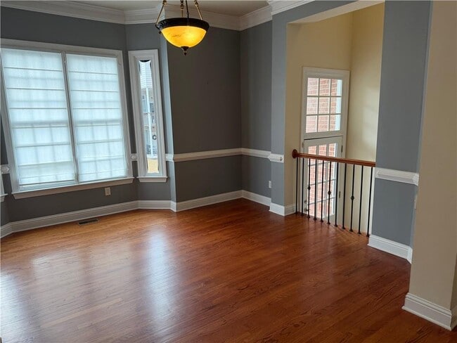Photo - 1303 Creekside Pl SE