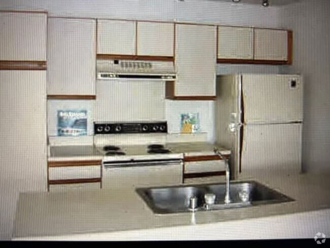 Building Photo - 2 Bedroom / 2 Bath Condo on Golf Course Unit 505