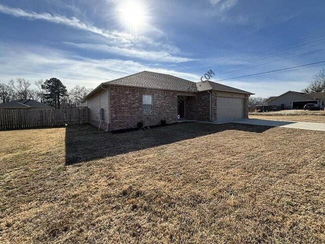 Building Photo - 10 Jennifer Cove