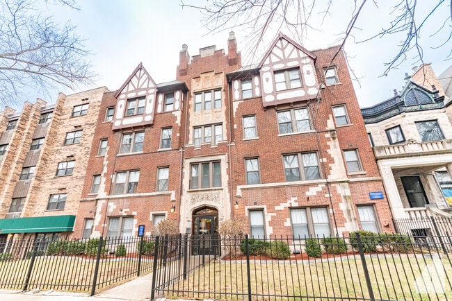 Building Photo - 651 W Wrightwood Ave Unit 203