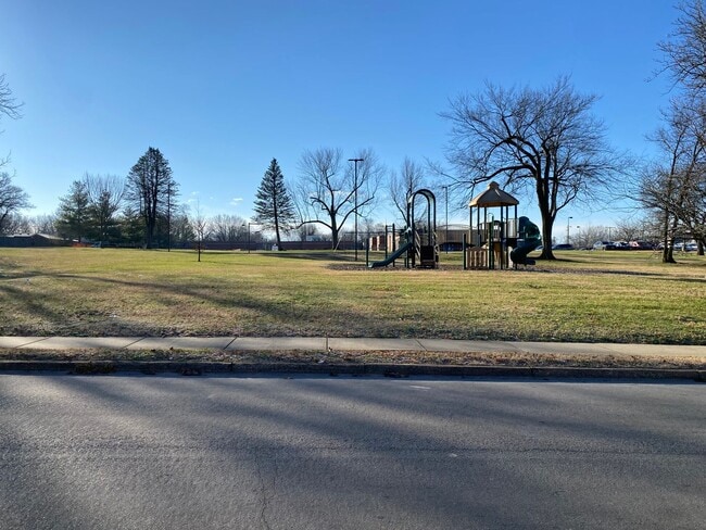 Photo - 1203 W State St