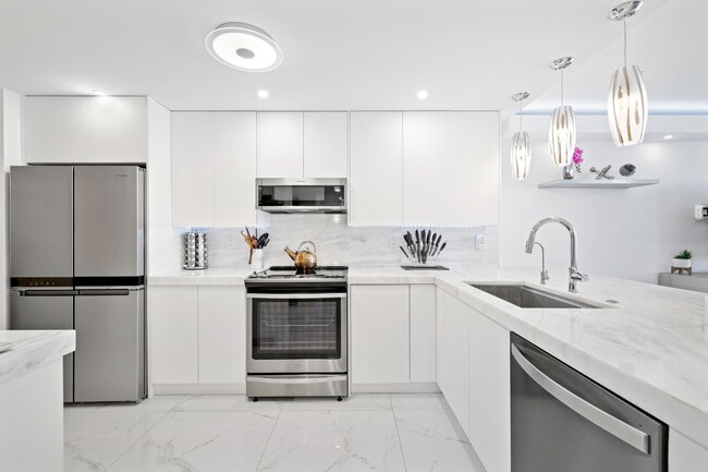 Building Photo - 3580 S Ocean Blvd Unit #6d Rental
