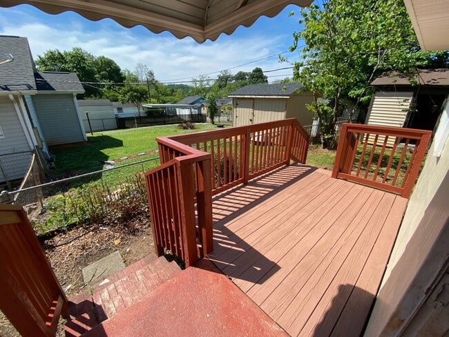 Photo - 725 Washington St