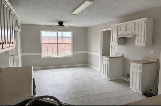 Photo - 3806 Beatrice Cove