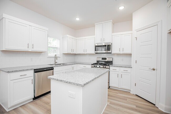 Photo - 4307 SW Bison St