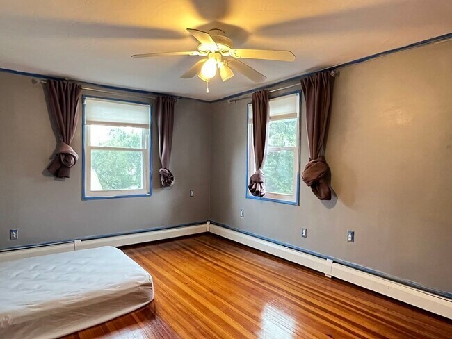 Photo - 162 Pine St
