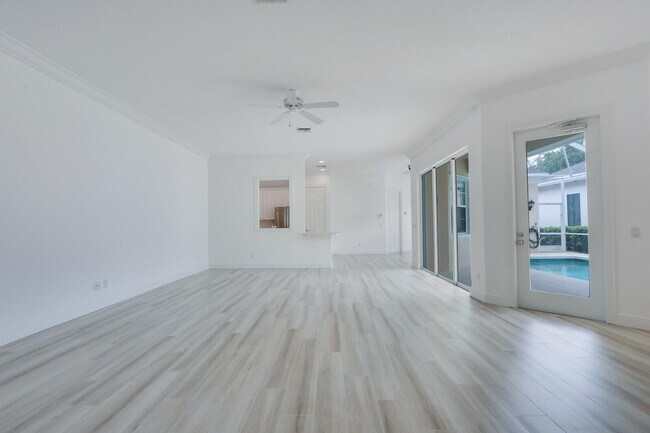 Photo - 122 Marlberry Cir