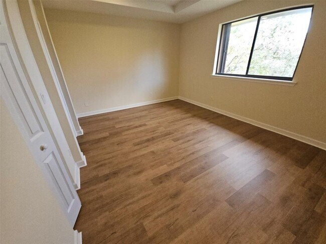 Photo - 6185 Laurel Ln