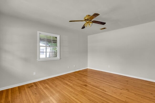 Photo - 706 Cypress St