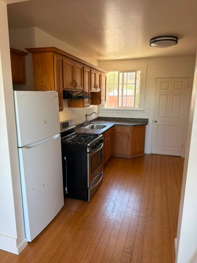 Photo - 48 Daniels Ave Unit 48 Daniels Ave850
