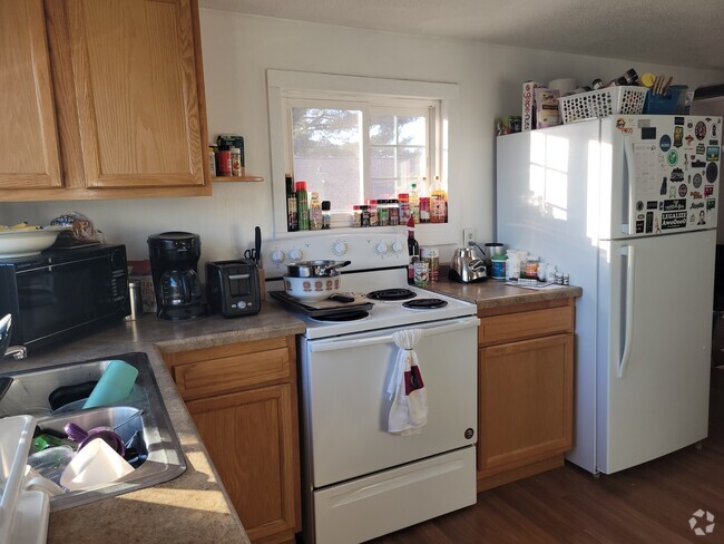 Building Photo - 936 Jackson St Rental