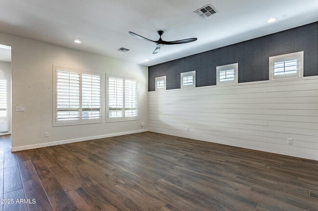 Photo - 70 E Kennedia Dr