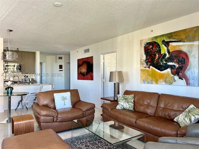 651 Okeechobee Blvd Unidad 811