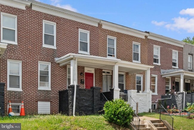 Building Photo - 3427 Ravenwood Ave