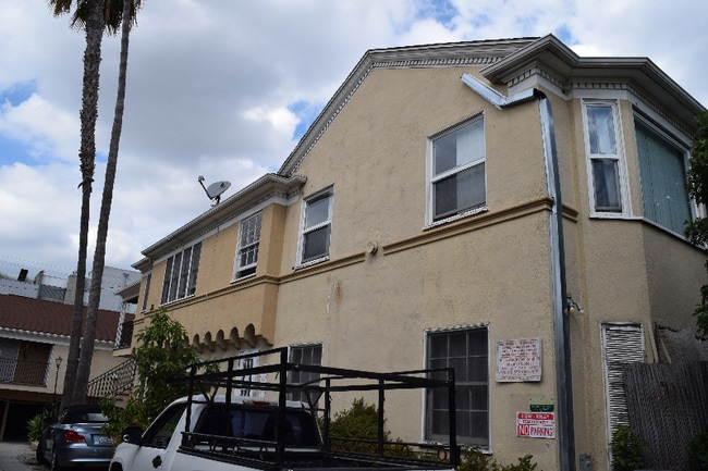 Photo - 1807-18011 Grace Ave Unidad 1807