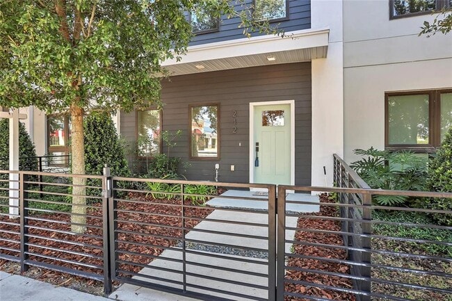 Photo - 212 E Pineloch Ave