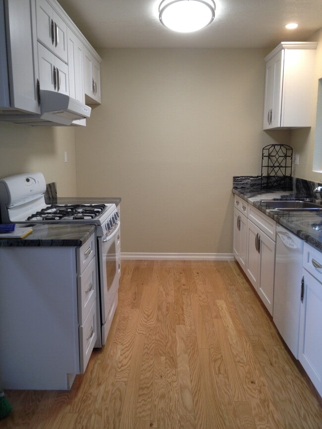 Photo - 637 Flower Ave Unit 2