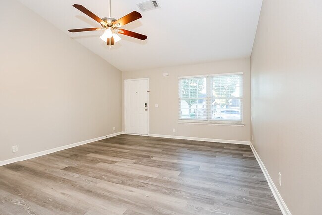 Photo - 7552 W Winchester Dr