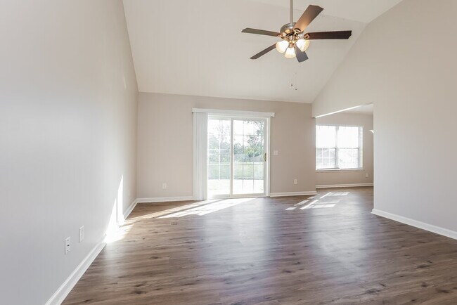 323 Buttonwood Dr