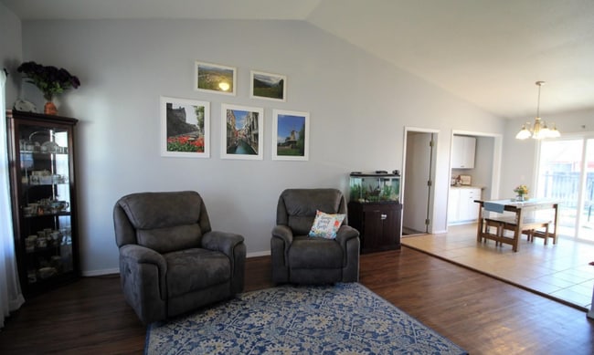 Photo - 845 Aspen Pl