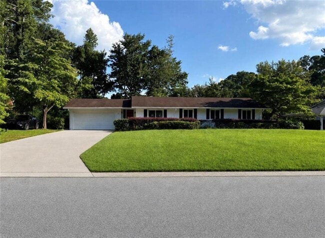 Building Photo - 3120 Haverford Ln SE