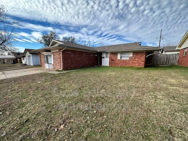 Photo - 621 Lotus Ave