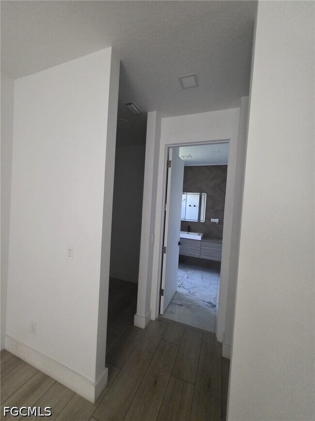Photo - 1220 Chiquita Blvd N