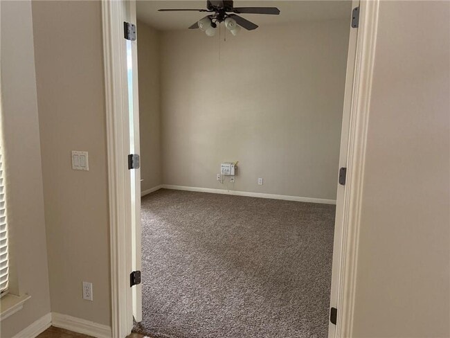 Photo - 3807 Links Ln