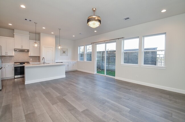 Photo - 9577 Neuens Rd