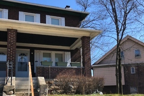 Building Photo - 2343 Sherbrook St