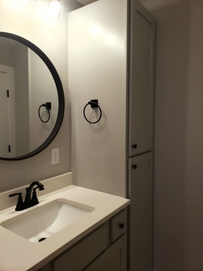Building Photo - Beautiful brand new construction 3 bed / 2... Rental
