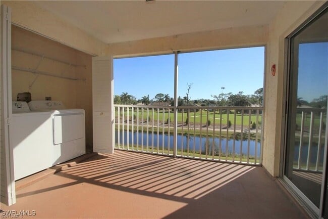 Building Photo - 5667 Rattlesnake Hammock Rd Unit 302B