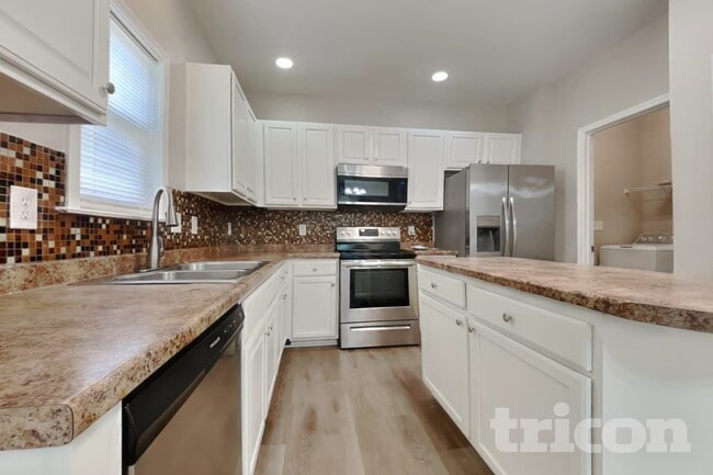 Photo - 308 Collinsworth Dr