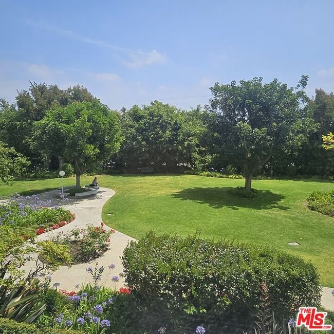 Photo - 2170 Century Pk E Unit 210