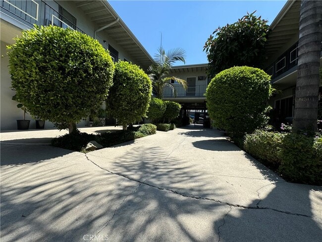 Building Photo - 7745 Laurel Canyon Blvd Unit 21-21 Rental