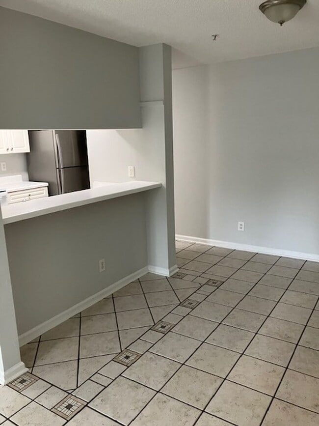 Photo - 909-H Unit 909-H