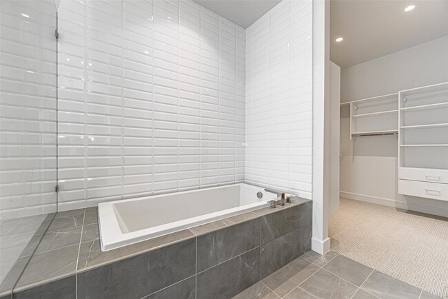 Photo - 4521 San Felipe St Unidad 1203