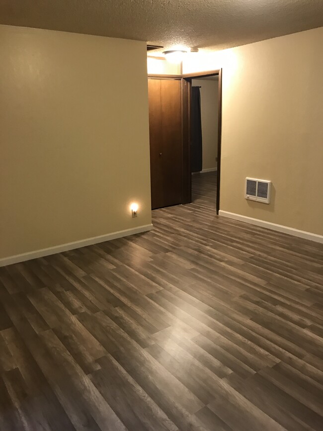 Photo - 1111 Willow St Apartments Unit 1