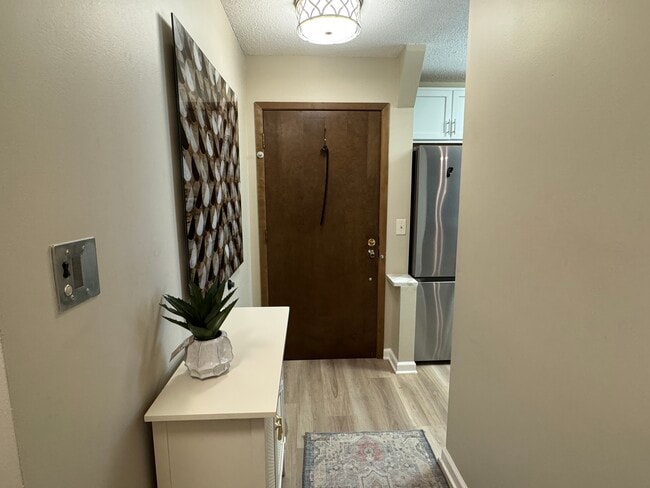 Entry - 7500 Cahill Rd