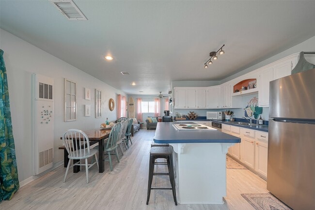 Photo - 510 Oyster St