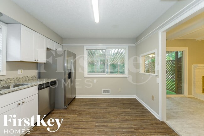 Photo - 8906 W 93rd St