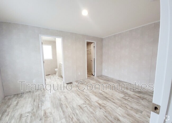 Building Photo - 5080 St Joseph Ave Rental